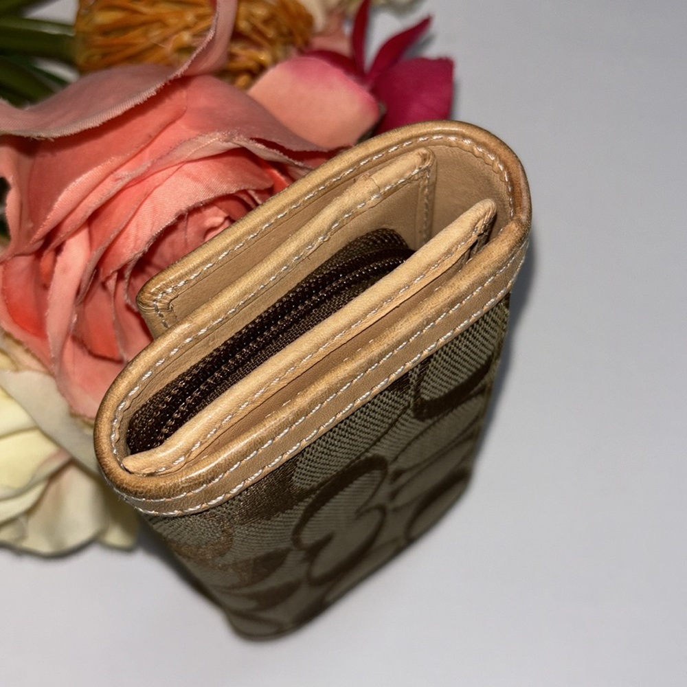 Coach Signature Wallet Tan Coach Wallet Folded Snap Coach Classic Wallet - Picture 6 of 16